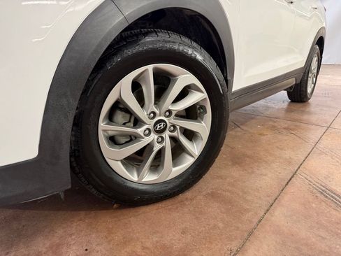 Used 2016 Hyundai Tucson SE w/ Option Group 02 FWD image 17