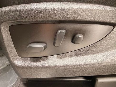 Used 2019 Chevrolet Tahoe Premier AWD/4WD image 28