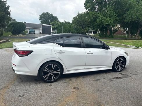 Used 2022 Nissan Sentra SR w/ SR Premium Package FWD image 19