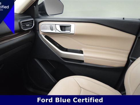 Certified 2022 Ford Explorer Limited w/ Equipment Group 301A image 18
