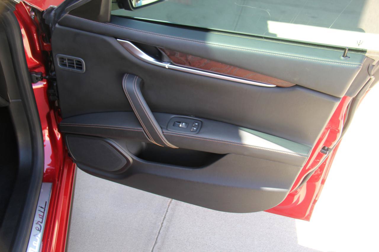 Used 2018 Maserati Ghibli RWD image 25