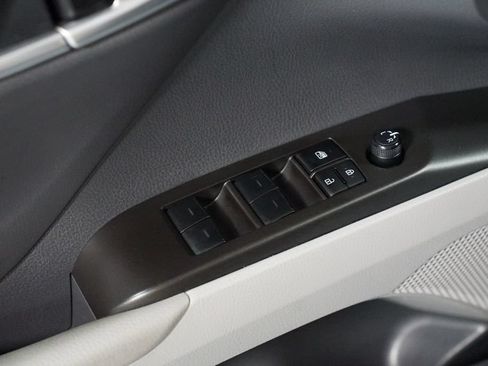 Used 2024 Toyota Camry LE FWD image 28