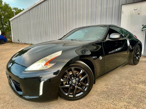 Used 2016 Nissan 370Z Touring RWD image 1