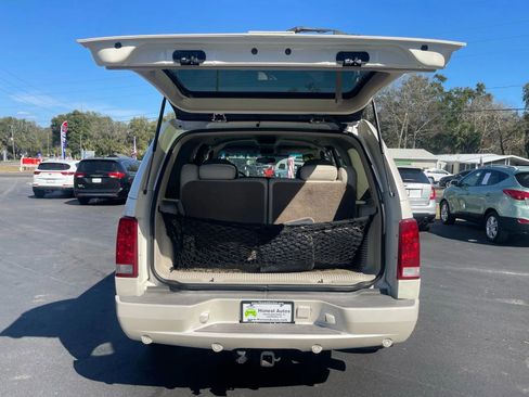 Used 2002 Cadillac Escalade Luxury image 10