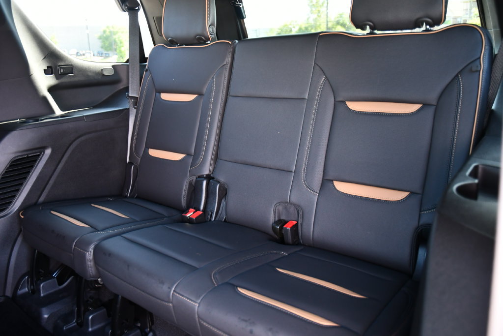 Used 2024 GMC Yukon AT4 w/ AT4 Premium Package AWD/4WD image 31