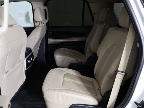 Used 2022 Ford Expedition Limited image 22