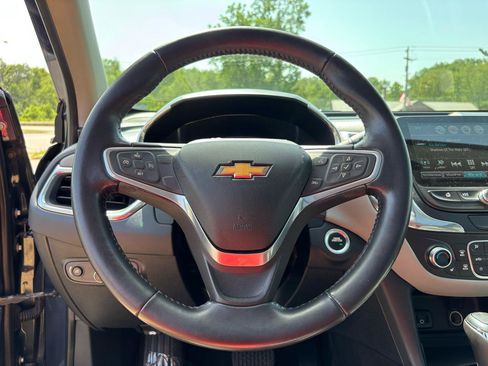 Used 2018 Chevrolet Equinox LT w/ Sun & Infotainment Package FWD image 19