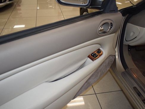 Used 1998 Jaguar XK8 Convertible image 22