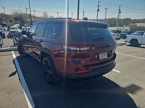 Used 2024 Jeep Grand Cherokee L Altitude image 2
