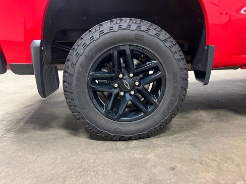 Certified 2021 Chevrolet Silverado 1500 LT Trail Boss w/ Convenience Package II AWD/4WD image 10