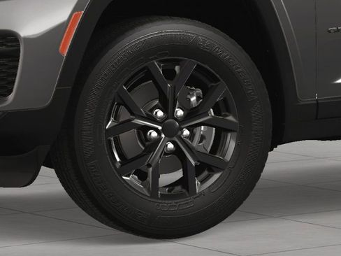 New 2025 Jeep Grand Cherokee Altitude image 18