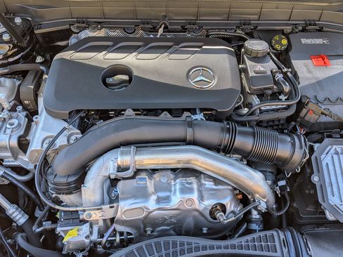 Used 2026 Mercedes-Benz GLB 250 image 35