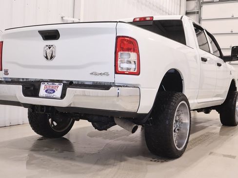 Used 2024 RAM 2500 Tradesman w/ Chrome Appearance Group image 10