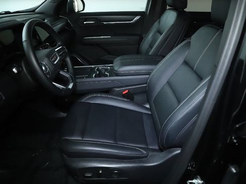 Used 2024 GMC Acadia Elevation w/ LPO, Floor Liner Package AWD/4WD image 18