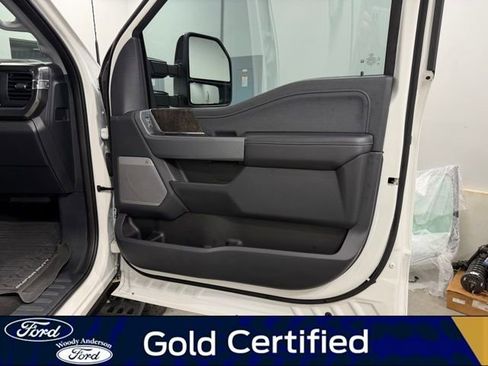 Certified 2024 Ford F350 Lariat w/ Tremor Off-Road Package AWD/4WD image 30