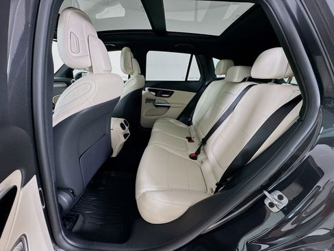 Used 2026 Mercedes-Benz GLC 300 image 27