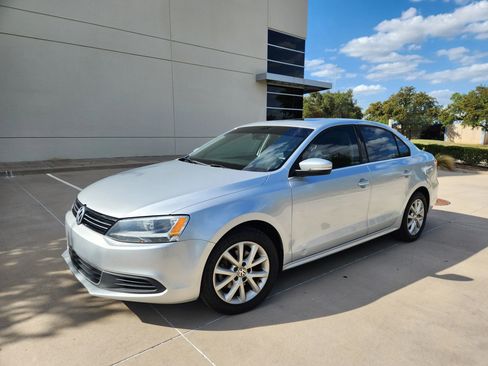 Used 2014 Volkswagen Jetta SE image 1