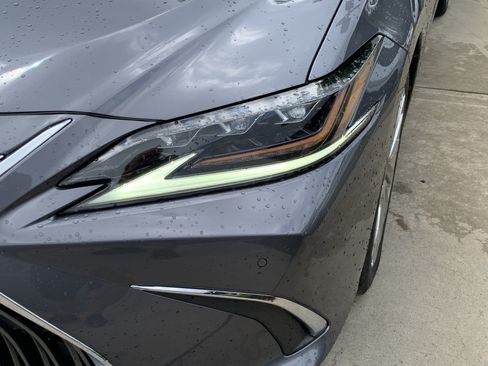 Used 2021 Lexus ES 350 Ultra Luxury w/ Accessory Package 2 FWD image 6
