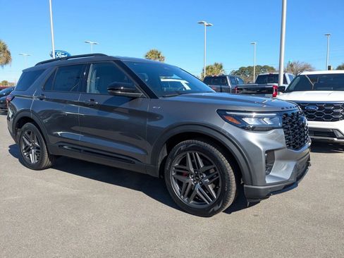 New 2026 Ford Explorer ST-Line image 2