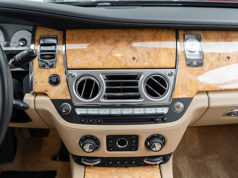 Used 2017 Rolls-Royce Ghost image 28