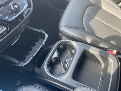 New 2026 Chrysler Pacifica Select w/ S Appearance Package image 25