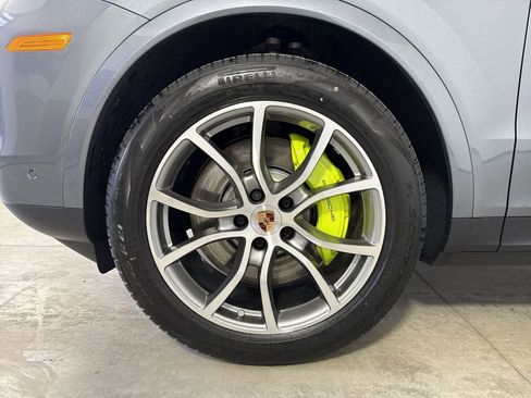 New 2026 Porsche Cayenne E-Hybrid image 13