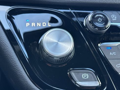 New 2026 Chrysler Pacifica Select image 21