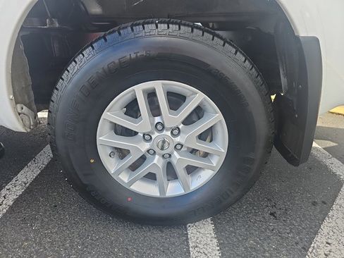 Used 2017 Nissan Frontier SV AWD/4WD image 25