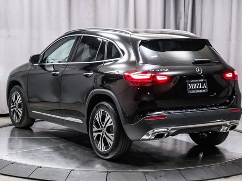 Used 2025 Mercedes-Benz GLA 250 image 2