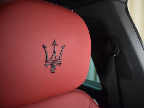 Certified 2022 Maserati Levante Modena AWD/4WD image 35