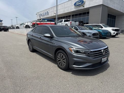 Used 2019 Volkswagen Jetta SEL FWD image 1