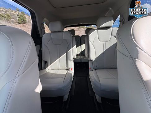 Certified 2025 Kia Sorento SX image 22