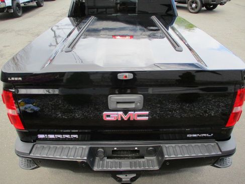 Used 2015 GMC Sierra 2500 Denali w/ Driver Alert Package image 10