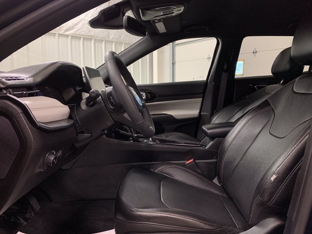 Used 2023 Jeep Compass Limited AWD/4WD image 4