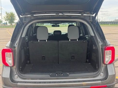 Used 2020 Ford Explorer Limited image 32