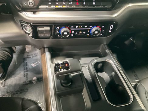 Used 2025 Chevrolet Silverado 1500 High Country w/ Midnight Edition AWD/4WD image 30