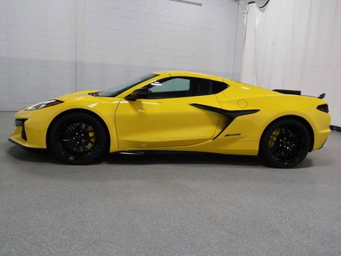 Used 2026 Chevrolet Corvette Z06 RWD image 2