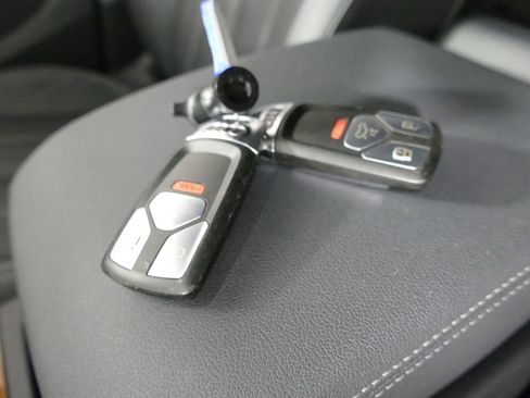 Used 2023 Audi Q5 2.0T Premium w/ Convenience Package AWD/4WD image 31