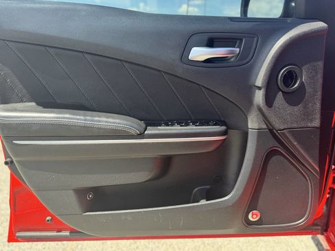 Used 2015 Dodge Charger SXT image 9
