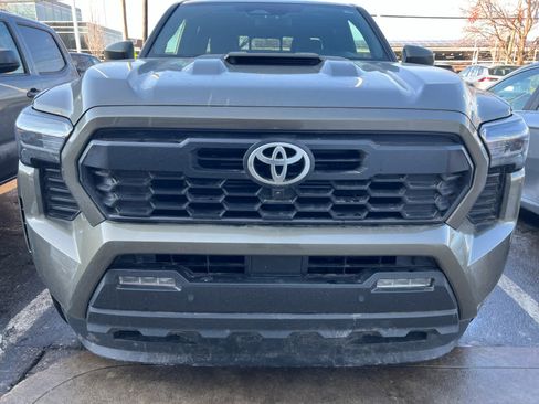 Used 2024 Toyota Tacoma TRD Sport w/ TRD Sport Premium Package image 5