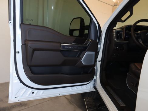 New 2025 Ford F250 King Ranch w/ FX4 Off-Road Package image 32