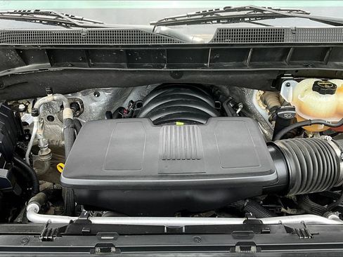 Used 2025 Chevrolet Silverado 1500 LTZ AWD/4WD image 32