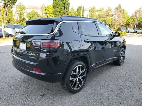 Used 2025 Jeep Compass Limited w/ Elite Group AWD/4WD image 4