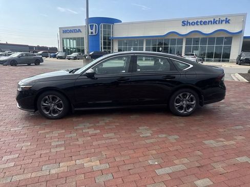 Used 2024 Honda Accord EX image 3