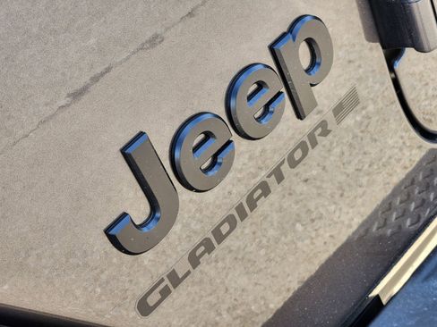 New 2026 Jeep Gladiator Sport image 12