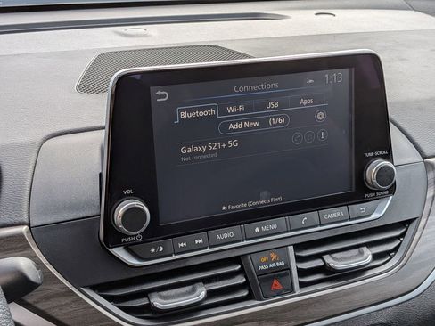 Used 2025 Nissan Altima 2.5 SV image 18