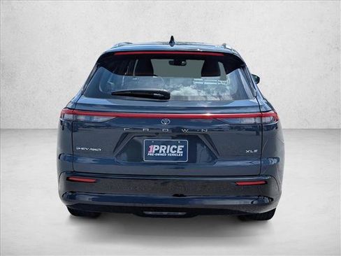 Used 2025 Toyota Crown Signia AWD/4WD image 6