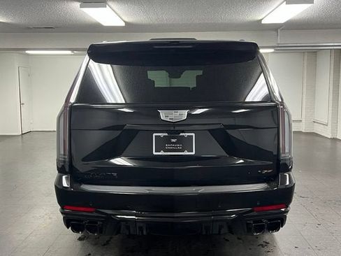 New 2026 Cadillac Escalade ESV V w/ LPO, ONYX Package AWD/4WD image 4