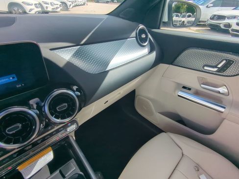 Used 2026 Mercedes-Benz GLA 250 image 4