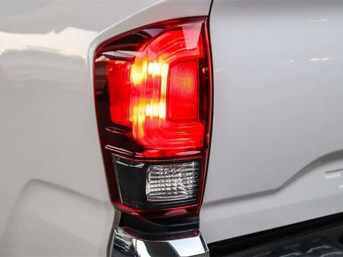 Used 2022 Toyota Tacoma SR5 image 9